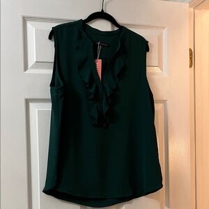 Chic Sleeveless Blouse in Deep Green